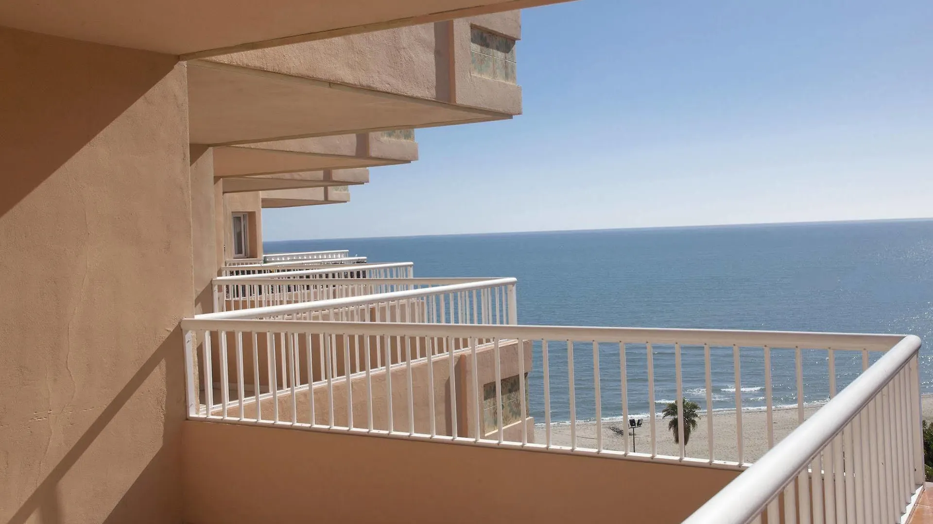 Апартаменты Apartamentos La Jabega Фуэнхирола